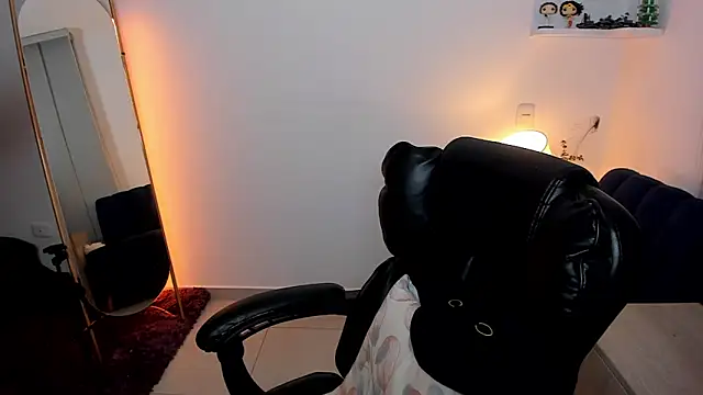 Snapshot of Cassandra_Caiin chatting on 04/20/26, 02:36 Cassandra Caiin online show from 04/20/26, 02:36