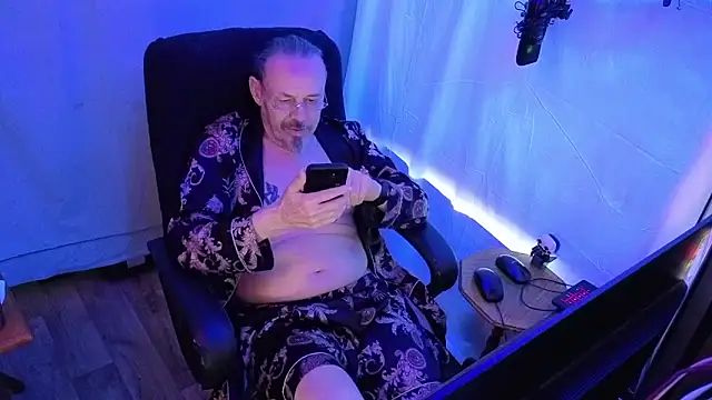 Snapshot of Richy__Rich_ chatting on 04/12/26, 12:04 Richy Rich online show from 04/12/26, 12:04