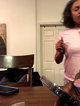 Snapshot of realninafame chatting on 10/04/25, 05:38 realninafame online show from 10/04/25, 05:38