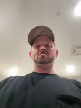 Snapshot of smokeymt420 chatting on 09/12/25, 02:33 smokeymt420 online show from 09/12/25, 02:33