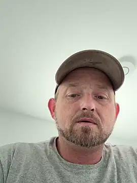 Snapshot of smokeymt420 chatting on 09/13/25, 03:01 smokeymt420 online show from 09/13/25, 03:01