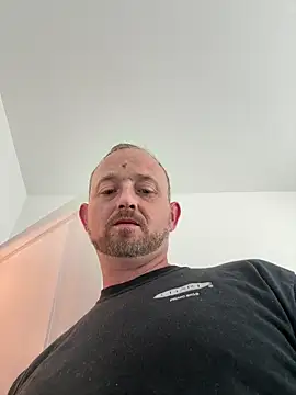 Snapshot of smokeymt420 chatting on 09/18/25, 08:11 smokeymt420 online show from 09/18/25, 08:11