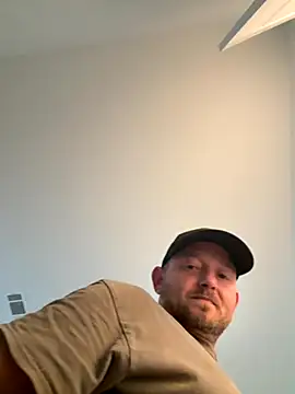 Snapshot of smokeymt420 chatting on 09/27/25, 11:21 smokeymt420 online show from 09/27/25, 11:21