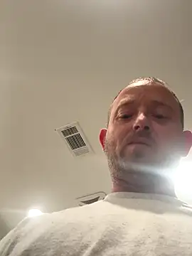 Snapshot of smokeymt420 chatting on 10/11/25, 04:01 smokeymt420 online show from 10/11/25, 04:01