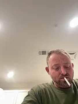 Snapshot of smokeymt420 chatting on 10/23/25, 03:50 smokeymt420 online show from 10/23/25, 03:50