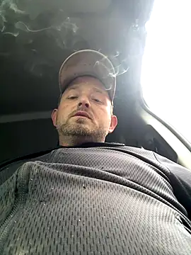 Snapshot of smokeymt420 chatting on 10/27/25, 07:18 smokeymt420 online show from 10/27/25, 07:18