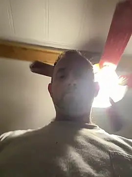 Snapshot of smokeymt420 chatting on 10/31/25, 04:46 smokeymt420 online show from 10/31/25, 04:46