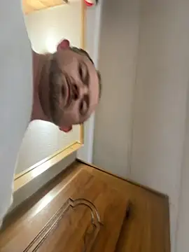 Snapshot of smokeymt420 chatting on 11/04/25, 03:38 smokeymt420 online show from 11/04/25, 03:38