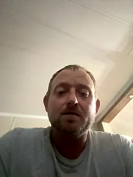 Snapshot of smokeymt420 chatting on 11/14/25, 04:55 smokeymt420 online show from 11/14/25, 04:55