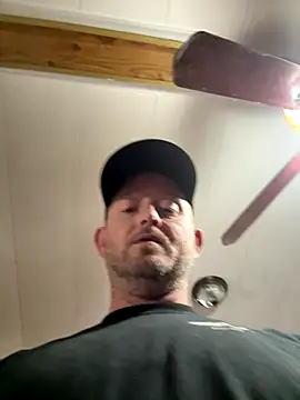 Snapshot of smokeymt420 chatting on 11/24/25, 04:56 smokeymt420 online show from 11/24/25, 04:56