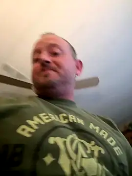 Snapshot of smokeymt420 chatting on 12/01/25, 01:05 smokeymt420 online show from 12/01/25, 01:05