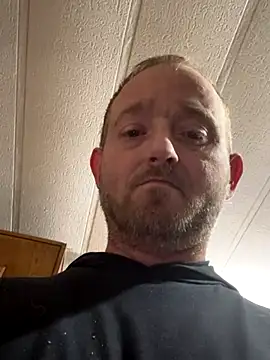 Snapshot of smokeymt420 chatting on 12/16/25, 05:12 smokeymt420 online show from 12/16/25, 05:12