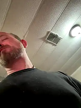 Snapshot of smokeymt420 chatting on 12/18/25, 06:52 smokeymt420 online show from 12/18/25, 06:52