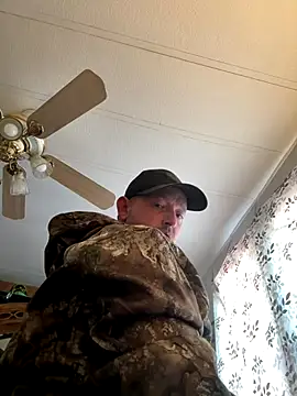 Snapshot of smokeymt420 chatting on 12/19/25, 06:48 smokeymt420 online show from 12/19/25, 06:48