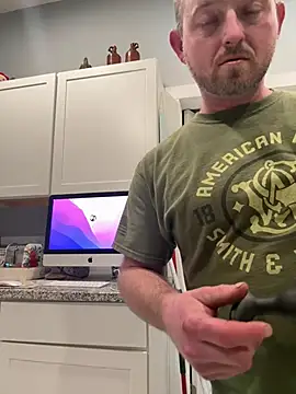 Snapshot of smokeymt420 chatting on 02/14/26, 05:04 smokeymt420 online show from 02/14/26, 05:04