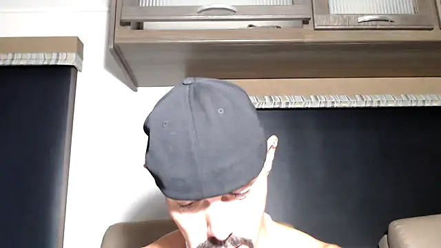 Snapshot of ThickD2C chatting on 01/05/26, 06:11 ThickD2C online show from 01/05/26, 06:11