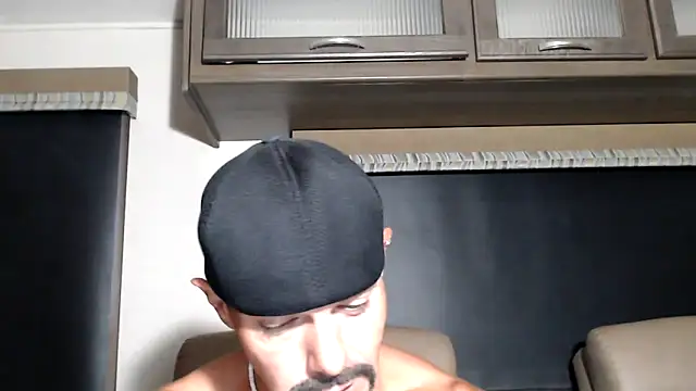 Snapshot of ThickD2C chatting on 03/19/26, 05:39 ThickD2C online show from 03/19/26, 05:39