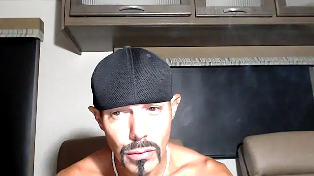 Snapshot of ThickD2C chatting on 03/21/26, 04:43 ThickD2C online show from 03/21/26, 04:43