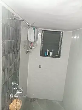 Snapshot of SimplyKarthik09 chatting on 12/14/25, 03:06 SimplyKarthik09 online show from 12/14/25, 03:06