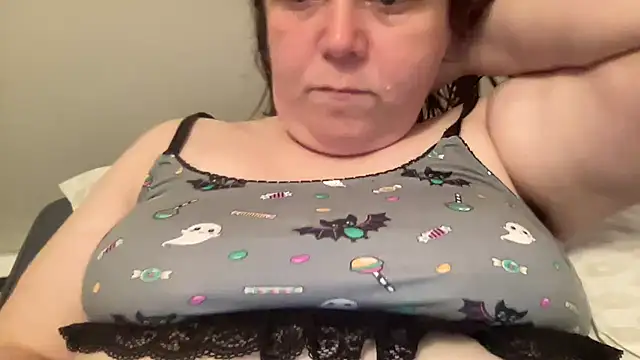 Snapshot of ParisNova chatting on 03/06/26, 01:51 ParisNova online show from 03/06/26, 01:51