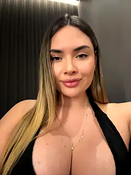 Snapshot of AnaCarrera chatting on 11/09/25, 03:54 AnaCarrera online show from 11/09/25, 03:54