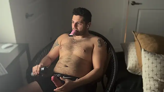 Snapshot of The_SockJock chatting on 03/21/25, 11:12 The SockJock online show from 03/21/25, 11:12