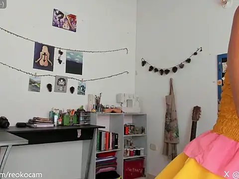 Snapshot of Reoko_ chatting on 04/27/26, 07:23 Reoko online show from 04/27/26, 07:23