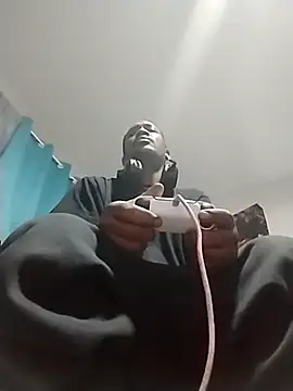 Snapshot of Makeyoucumallover chatting on 10/31/25, 06:03 Makeyoucumallover online show from 10/31/25, 06:03