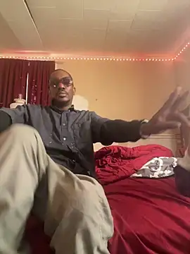 Snapshot of Makeyoucumallover chatting on 03/17/26, 01:58 Makeyoucumallover online show from 03/17/26, 01:58