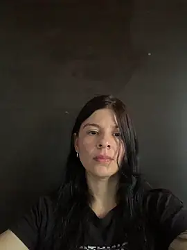 Snapshot of Estefani_32 chatting on 06/01/26, 10:00 Estefani 32 online show from 06/01/26, 10:00