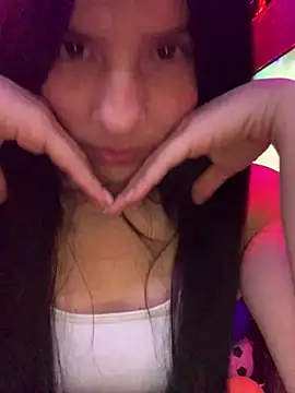 Snapshot of Estefani_32 chatting on 06/27/26, 02:16 Estefani 32 online show from 06/27/26, 02:16