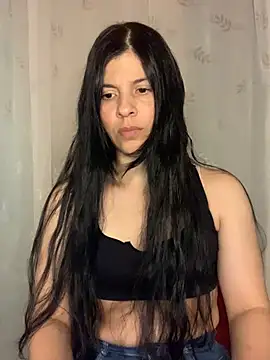 Snapshot of Estefani_32 chatting on 06/27/26, 08:58 Estefani 32 online show from 06/27/26, 08:58