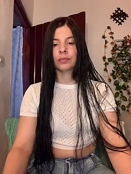 Snapshot of Estefani_32 chatting on 07/11/26, 05:37 Estefani 32 online show from 07/11/26, 05:37