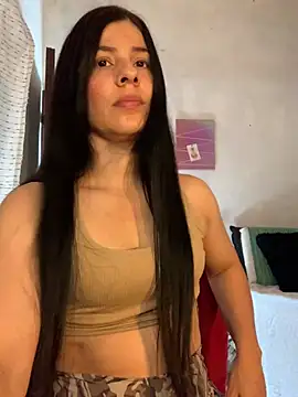 Snapshot of Estefani_32 chatting on 07/15/26, 02:11 Estefani 32 online show from 07/15/26, 02:11