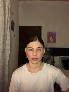 Snapshot of Estefani_32 chatting on 07/17/26, 03:02 Estefani 32 online show from 07/17/26, 03:02