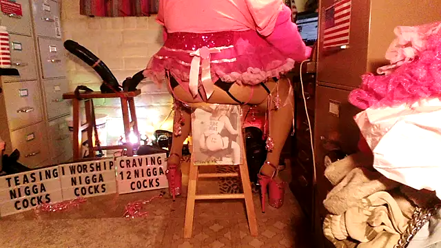 Snapshot of tgirljillforbbc chatting on 04/15/26, 07:58 tgirljillforbbc online show from 04/15/26, 07:58