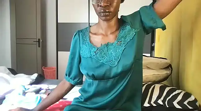 choco petite online show from 03/16/25, 06:20