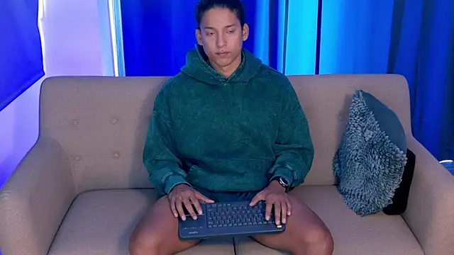 Liam V online show from 10/04/25, 03:32