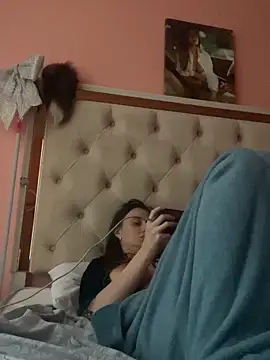 Flossy Vettie online show from 11/23/25, 02:17