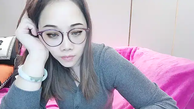 Snapshot of Giuliam chatting on 01/23/25, 10:11 Giuliam online show from 01/23/25, 10:11