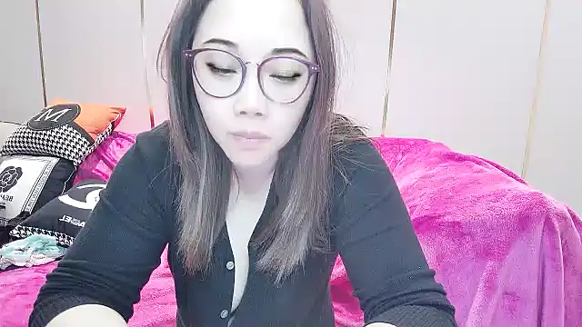 Snapshot of Giuliam chatting on 02/07/25, 03:55 Giuliam online show from 02/07/25, 03:55