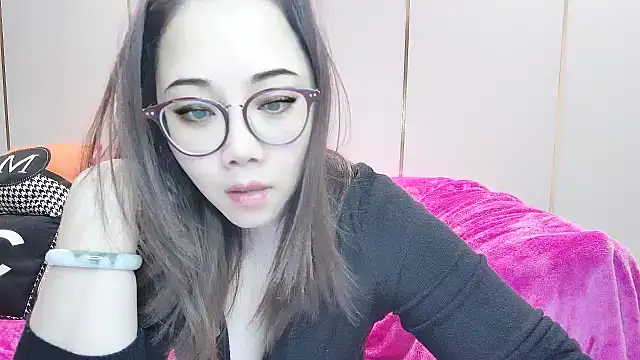 Snapshot of Giuliam chatting on 02/10/25, 12:30 Giuliam online show from 02/10/25, 12:30