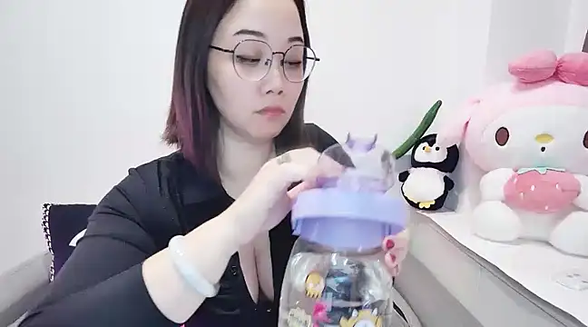 Snapshot of Giuliam chatting on 03/15/25, 01:51 Giuliam online show from 03/15/25, 01:51