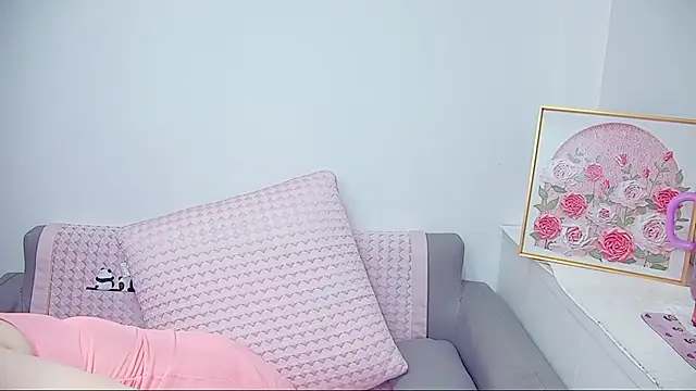 Snapshot of Giuliam chatting on 09/11/25, 02:28 Giuliam online show from 09/11/25, 02:28