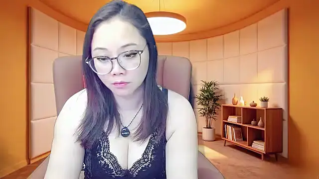 Snapshot of Giuliam chatting on 04/17/26, 01:30 Giuliam online show from 04/17/26, 01:30