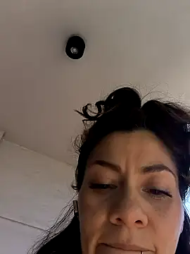 Snapshot of SamyJones9 chatting on 10/03/25, 06:16 SamyJones9 online show from 10/03/25, 06:16