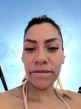 Snapshot of SamyJones9 chatting on 11/23/25, 07:24 SamyJones9 online show from 11/23/25, 07:24