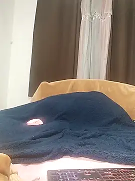 cute boytoy0221 online show from 03/13/25, 12:46