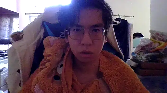 Snapshot of charlie_xdd chatting on 01/11/25, 09:15 charlie xdd online show from 01/11/25, 09:15