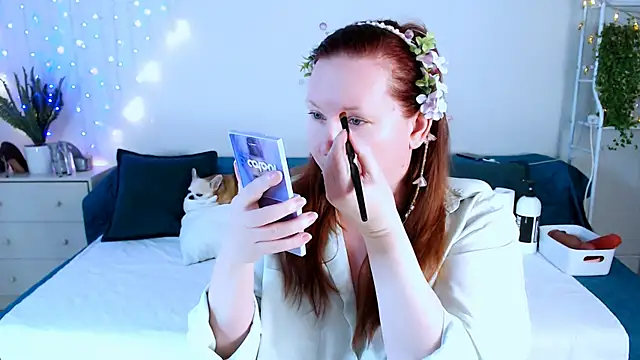 Snapshot of GoddessLara chatting on 11/28/25, 12:13 GoddessLara online show from 11/28/25, 12:13